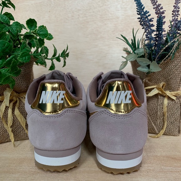 Nike Classic Cortez SE - Picture 4 of 8